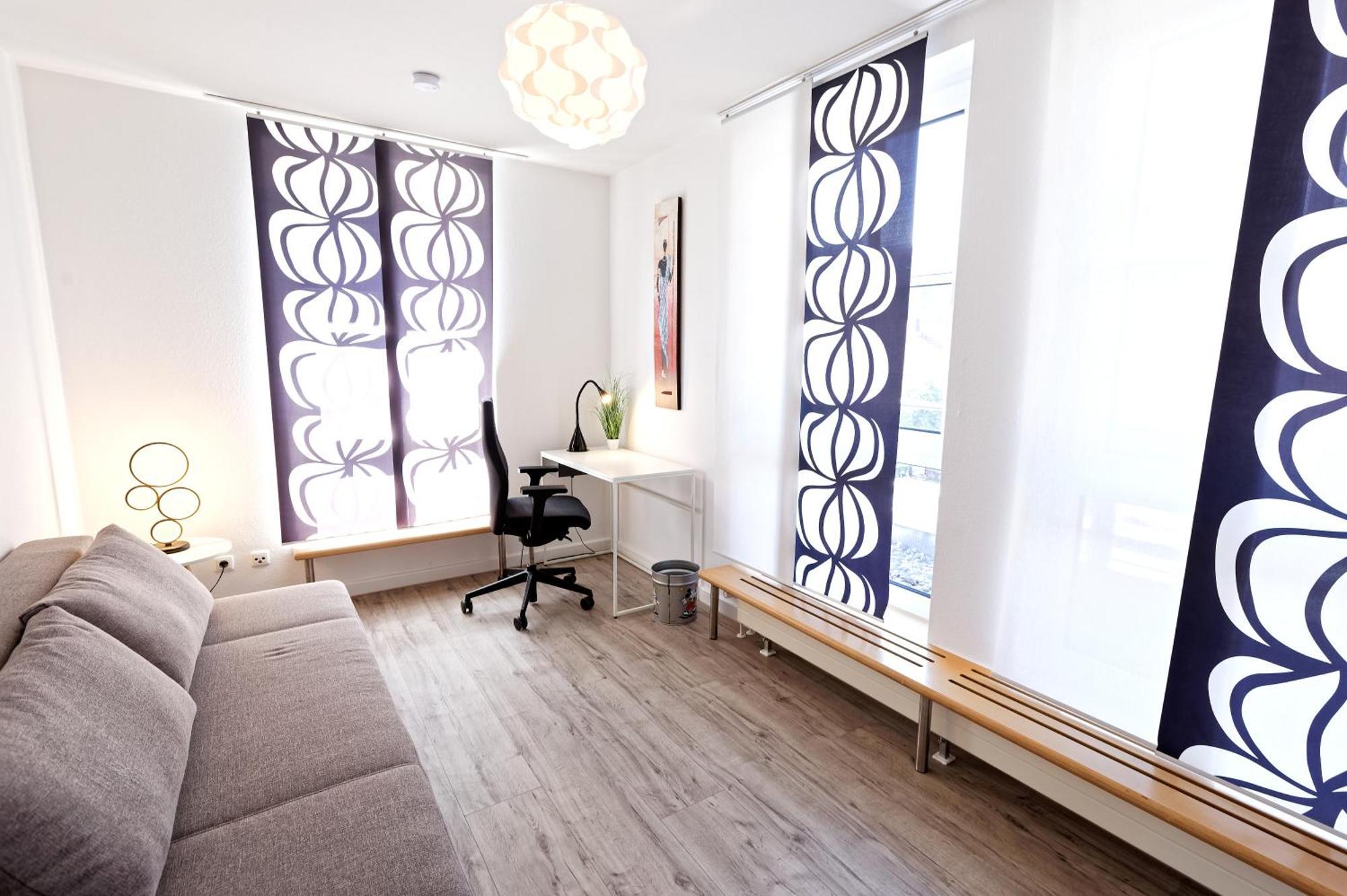 Grosszuegiges Helles Penthouse -Komplette Etage- Mit Balkon Und Stellplatz In Ruhiger Lage 쿨름바흐 외부 사진