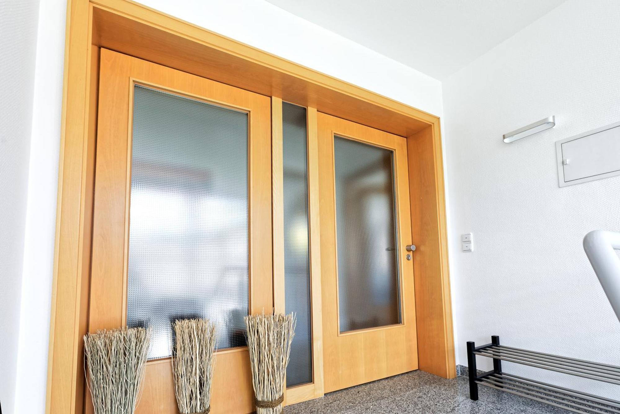 Grosszuegiges Helles Penthouse -Komplette Etage- Mit Balkon Und Stellplatz In Ruhiger Lage 쿨름바흐 외부 사진